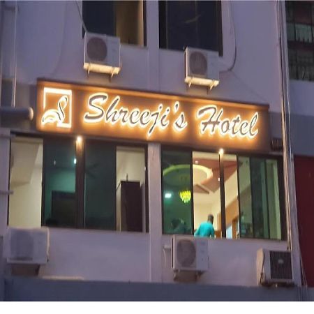 Hotel Shreeji'S กันตินาการ์ ภายนอก รูปภาพ