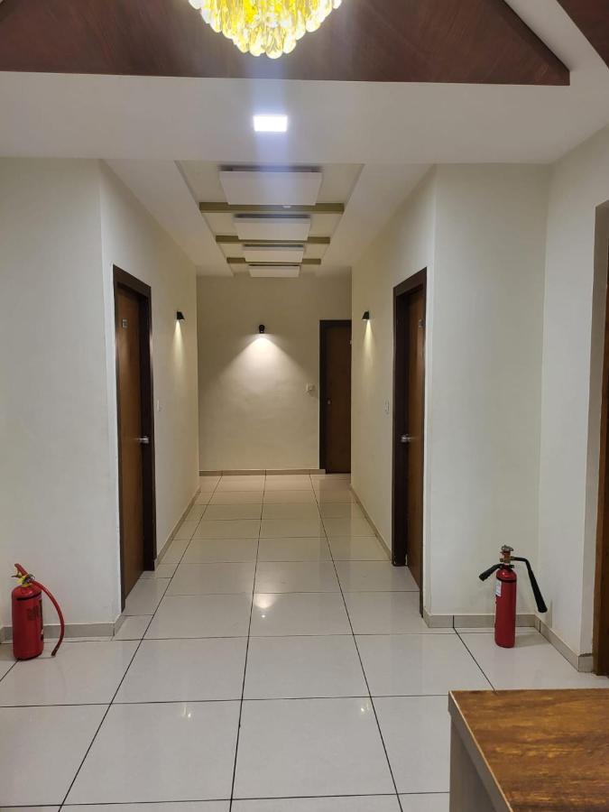 Hotel Shreeji'S กันตินาการ์ ภายนอก รูปภาพ