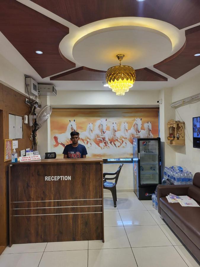 Hotel Shreeji'S กันตินาการ์ ภายนอก รูปภาพ