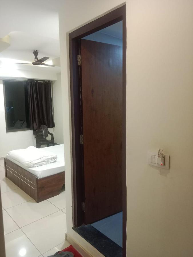 Hotel Shreeji'S กันตินาการ์ ภายนอก รูปภาพ